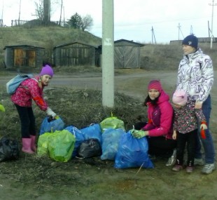 Было собрано 64 мешка мусора Было собрано 64 мешка мусора