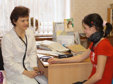 Приоритет — развитию первичной медицинской помощи Приоритет — развитию первичной медицинской помощи