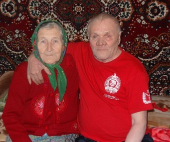 С дедушкой всегда хорошо, тепло, уютно С дедушкой всегда хорошо, тепло, уютно