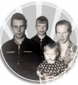 Сама рубашку и брюки жениху сшила Сама рубашку и брюки жениху сшила