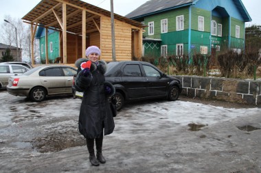 Вручили сувенирчики   в форме сердечка